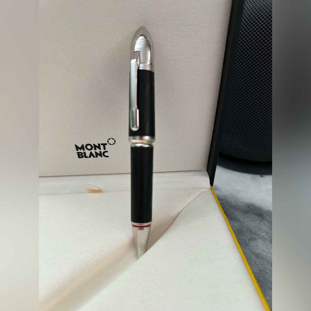 MONT BLANC Great Characters Walt Disney Special Edition ballpoint pen